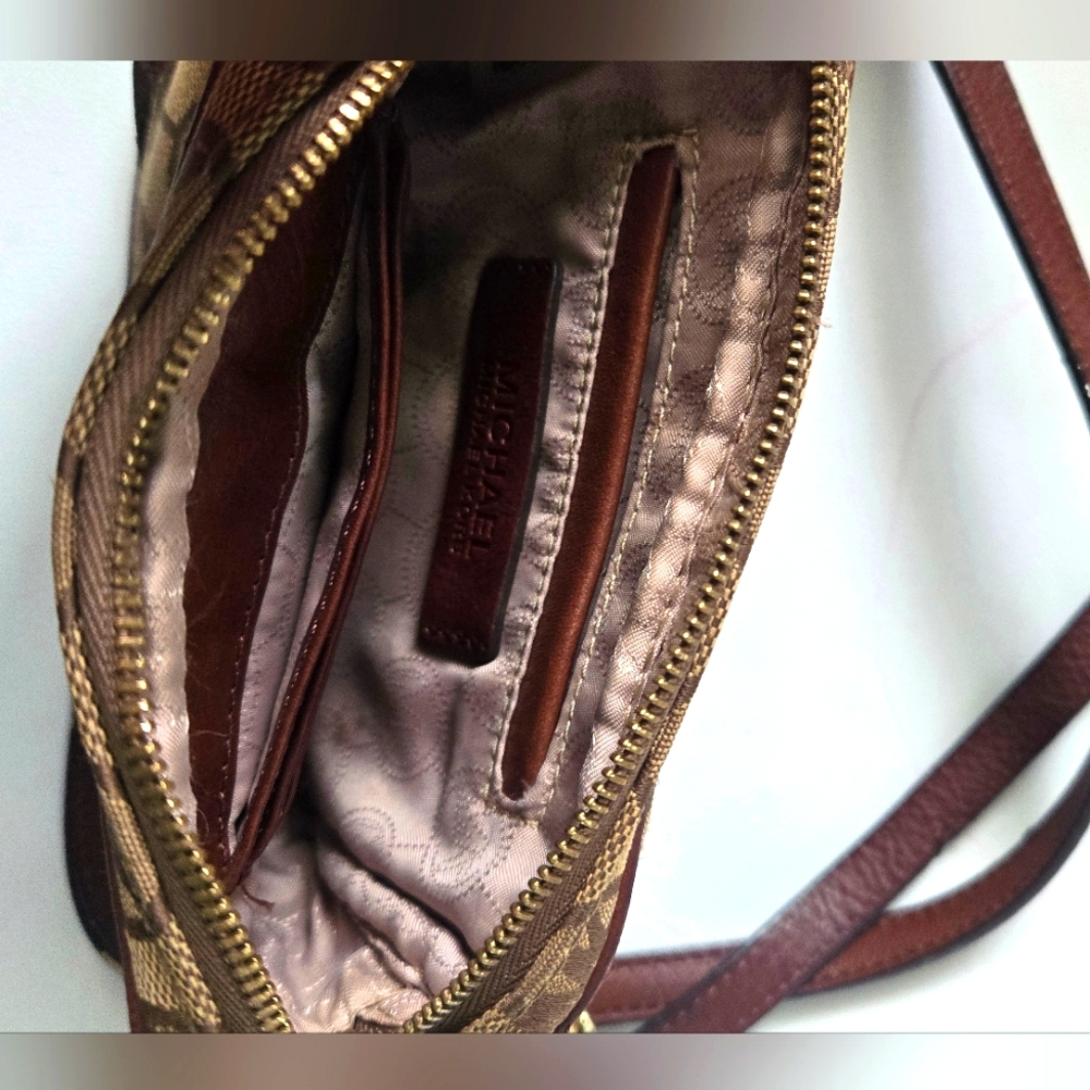 Michael kor's Cossbody Bag - Picture 3 of 7